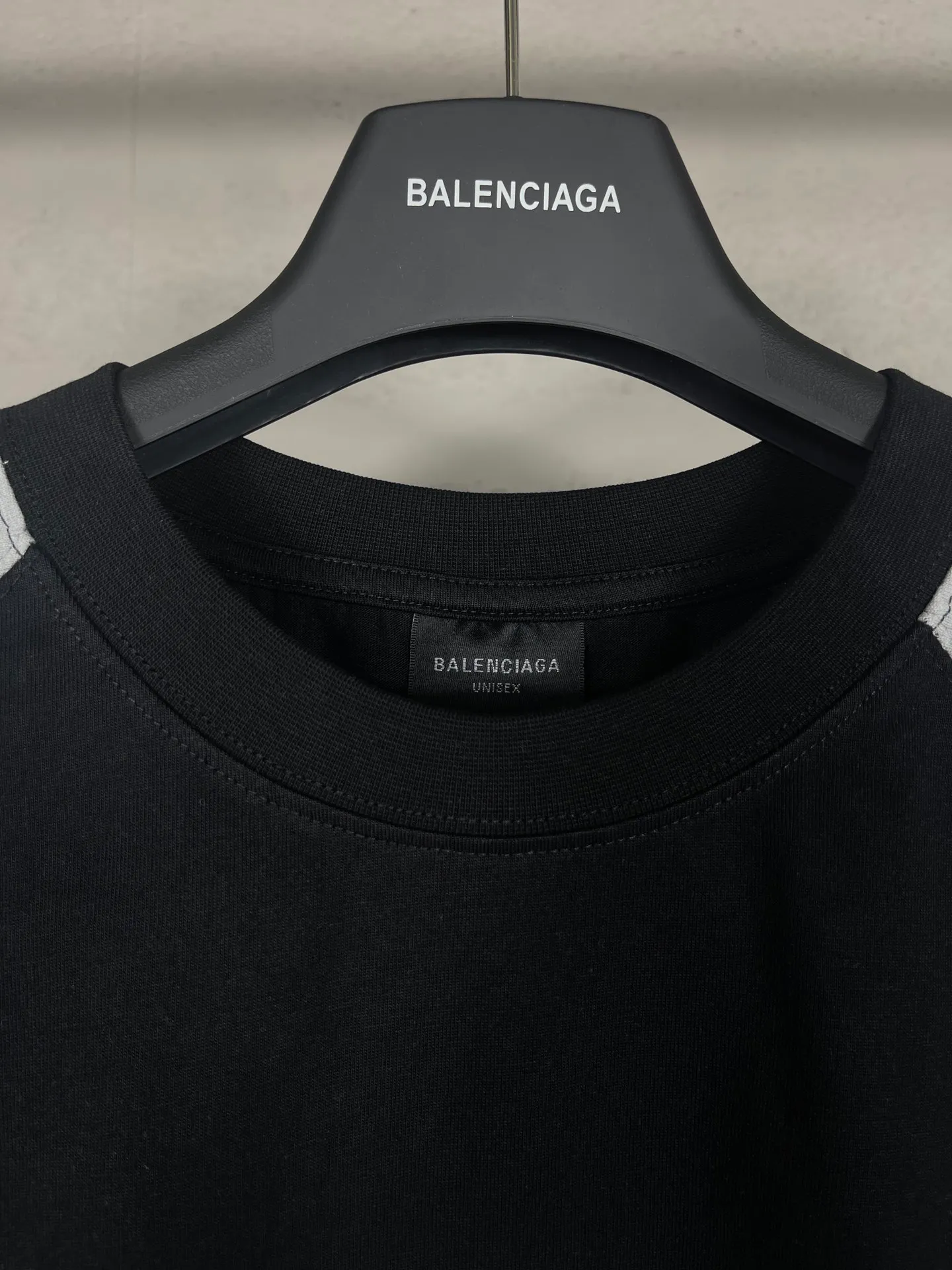 【 . Quality】BALENCI*GA/ #2024New Arrival 3m Classic LOGO New Arrival T 。#2024 ZP 、 260 ， . ， 。 。Classic LOGO 。 ， 。 , OS . Same Style ：BL 223351 ：Black. Size：XS L